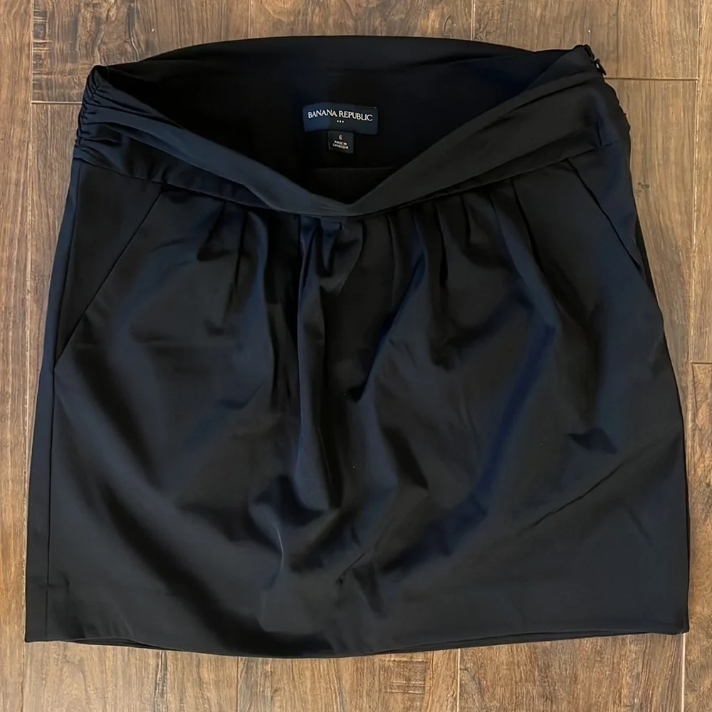 Banana Republic Black Skirt